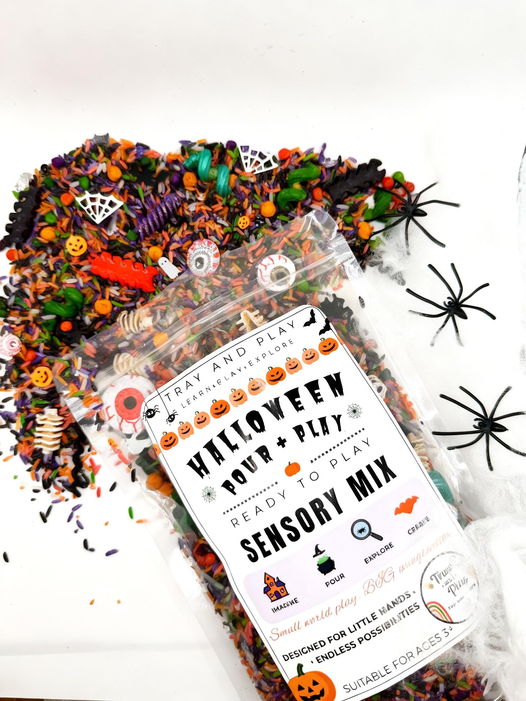 Halloween Pour & Play Kit