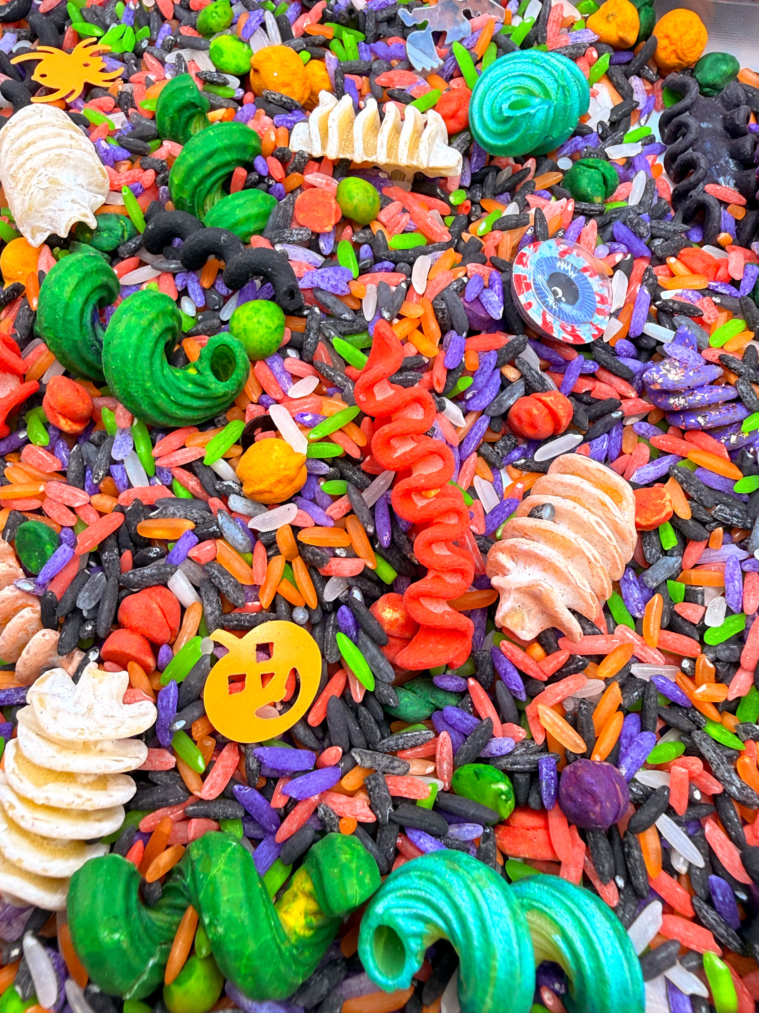 Halloween Pour & Play Kit