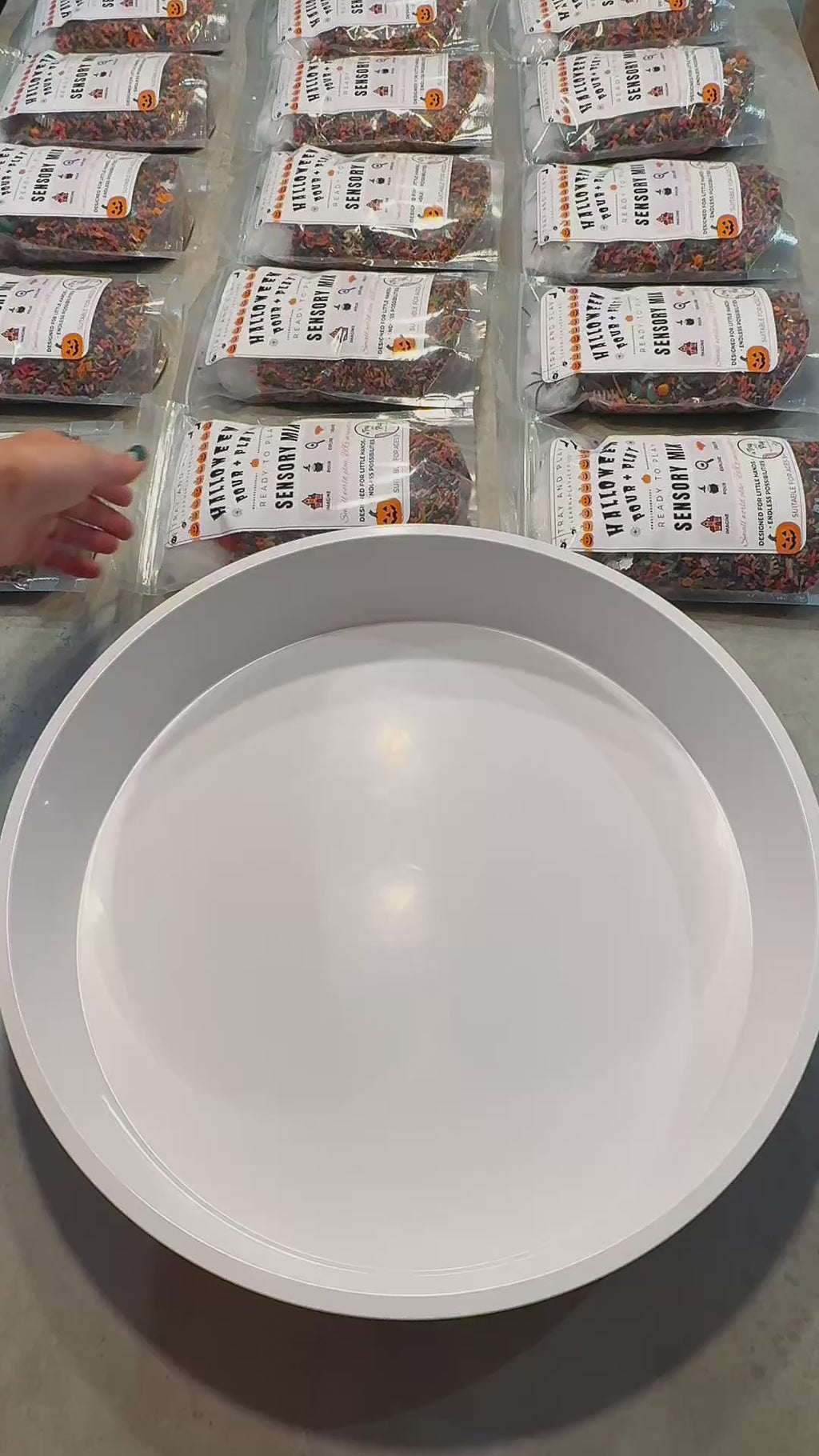 Halloween Pour & Play Kit